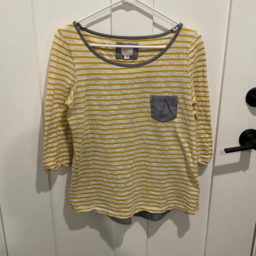 Anthropologie - size medium - shirt with detailed back
